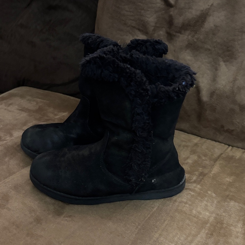 Girls size 12 Black Fur-Lined Boots with zipper